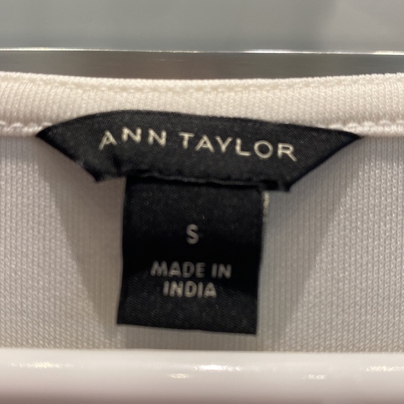 Ann Taylor v neck blouse - Picture 2 of 5